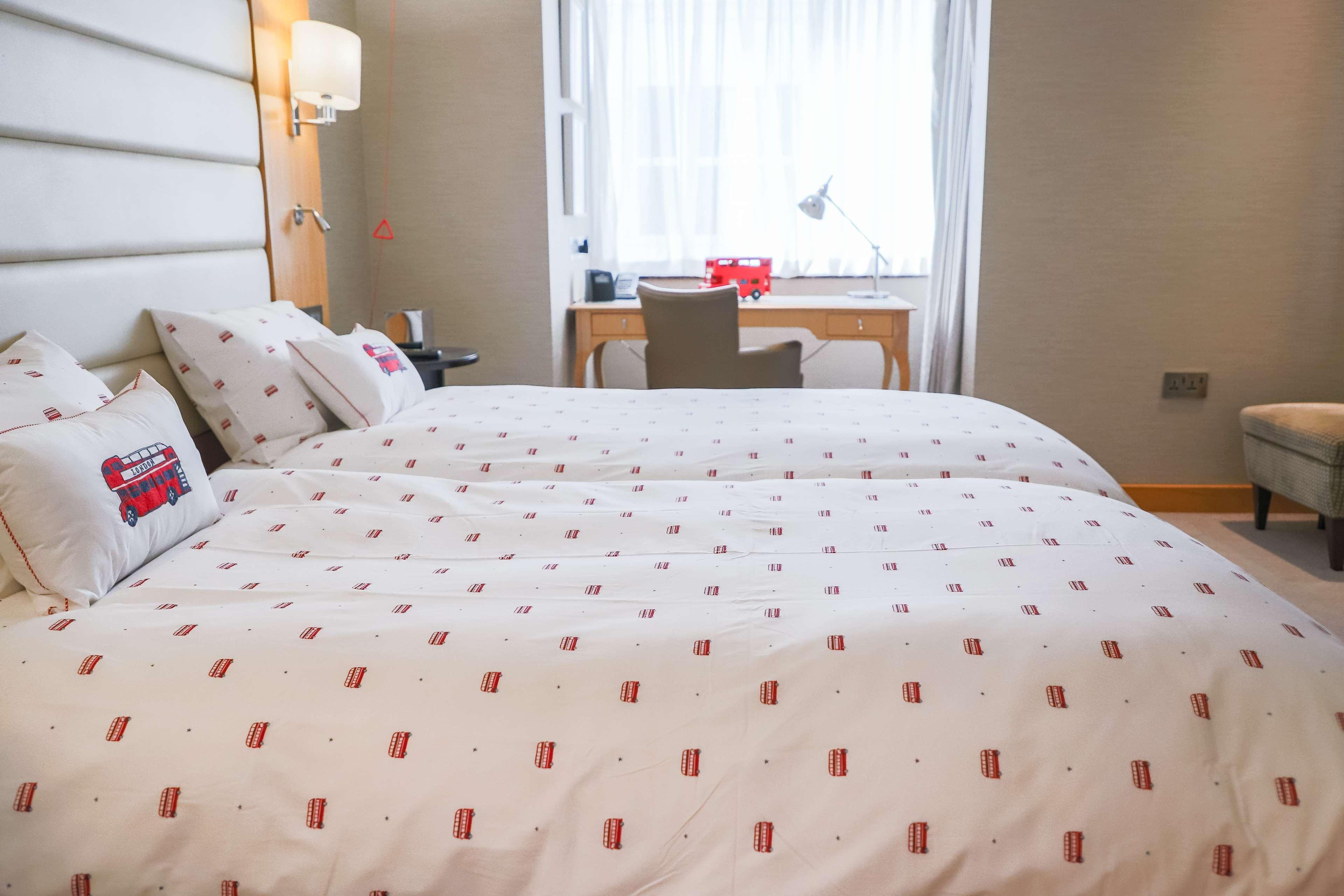 Conrad London St James Экстерьер фото A bedroom at the hotel