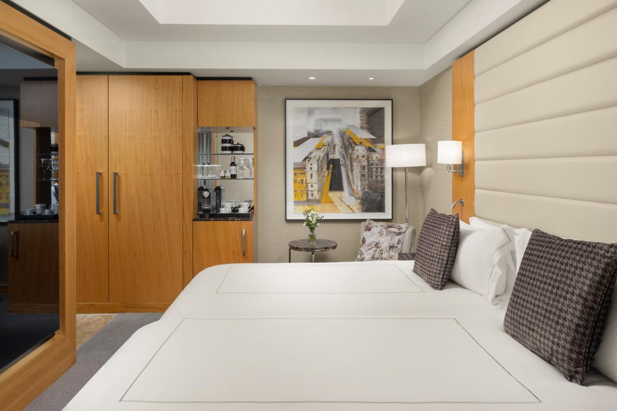 Conrad London St James Экстерьер фото