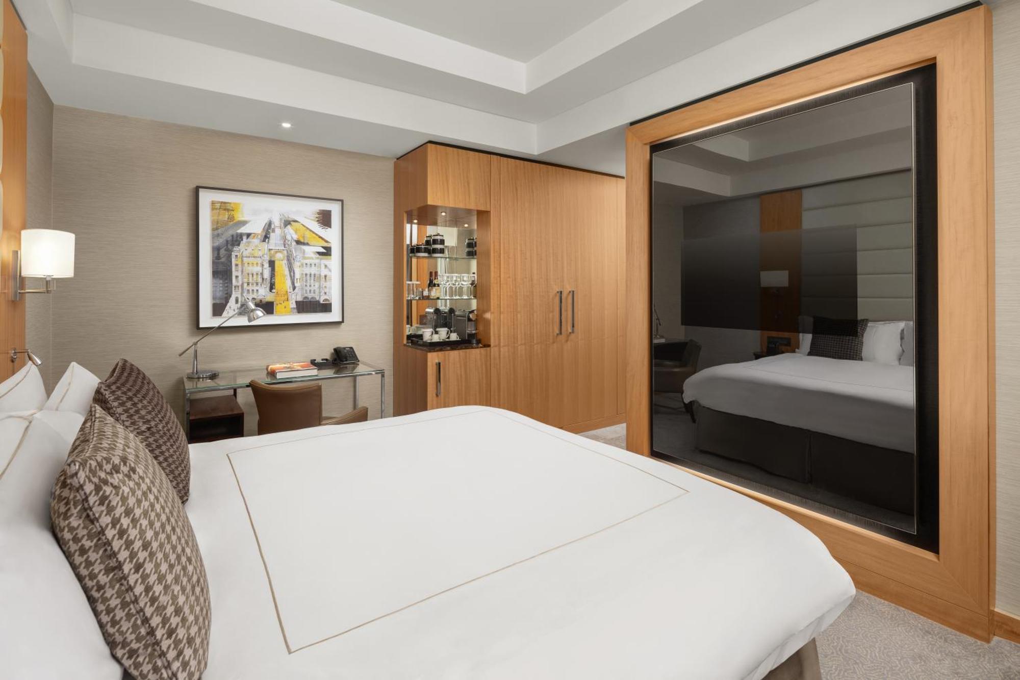 Conrad London St James Экстерьер фото